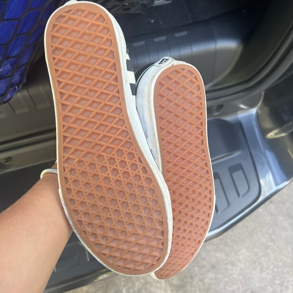 Size 8 women’s vans!!! - Picture 3 of 3